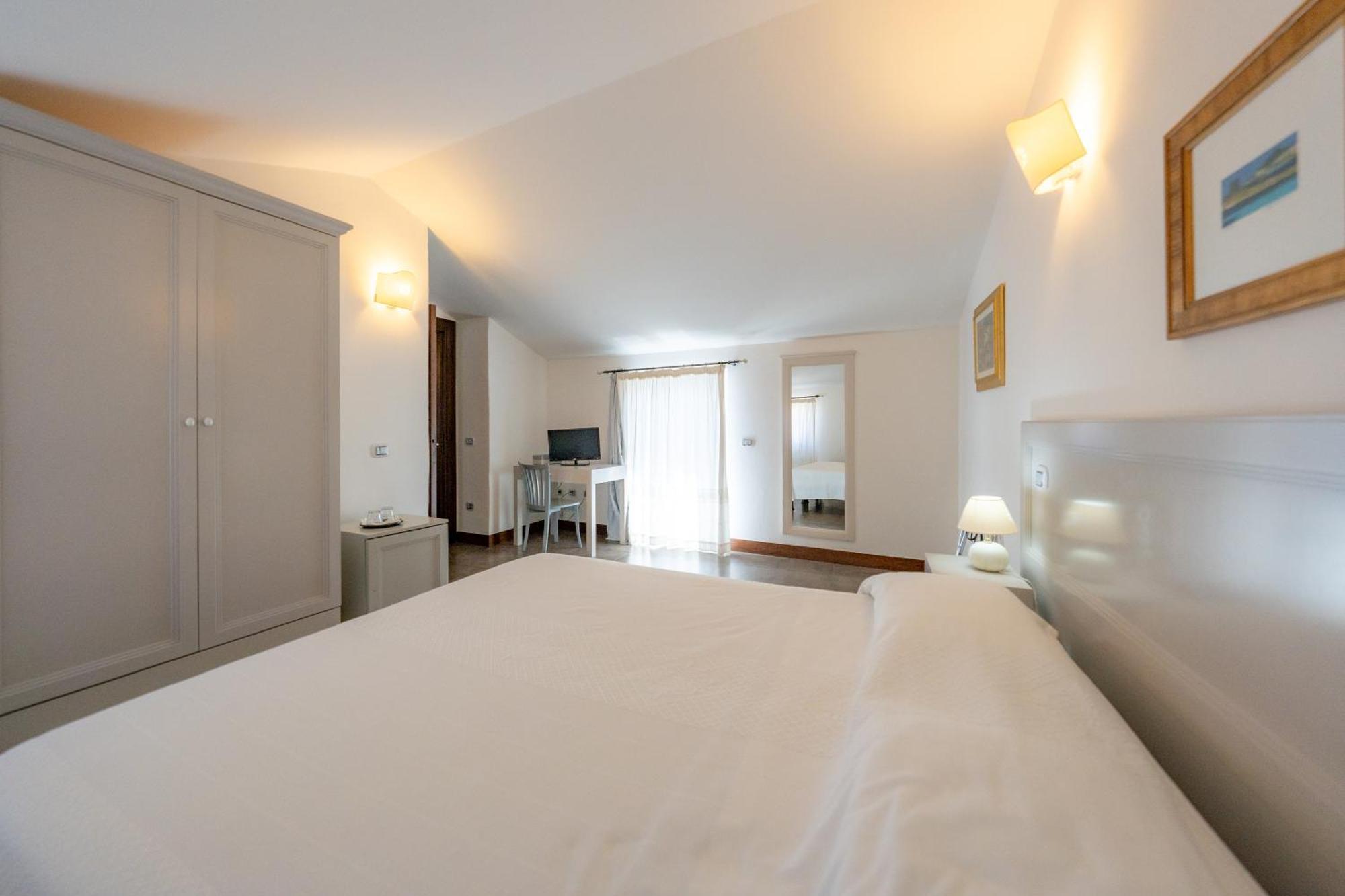 Albergo Residenziale La Corte Tortoli Bagian luar foto